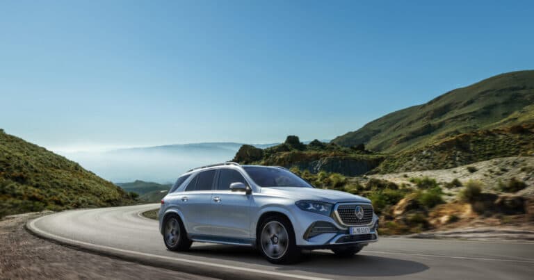 Mercedes-Benz GLE: Το νέο premium SUV με 3.000 αναβαθμίσεις