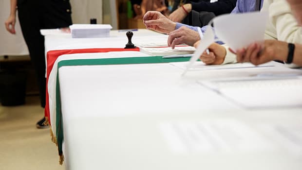 Ουγγαρία: Κρίσιμες εκλογές σήμερα   Ορμπάν vs Μαγιάρ