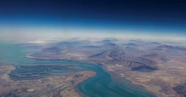 Κινεζικό πλοίο διέσχισε Ορμούζ – Νέες επιθέσεις Ισραήλ και Χεζμπολάχ