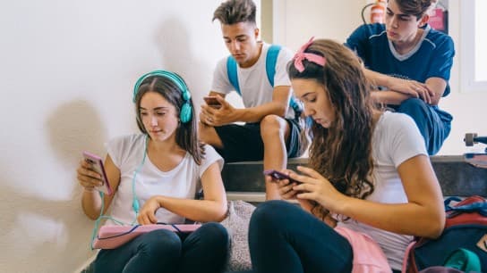 Απαγόρευση social media για ανηλίκους κάτω των 15 ετών από την Ελλάδα