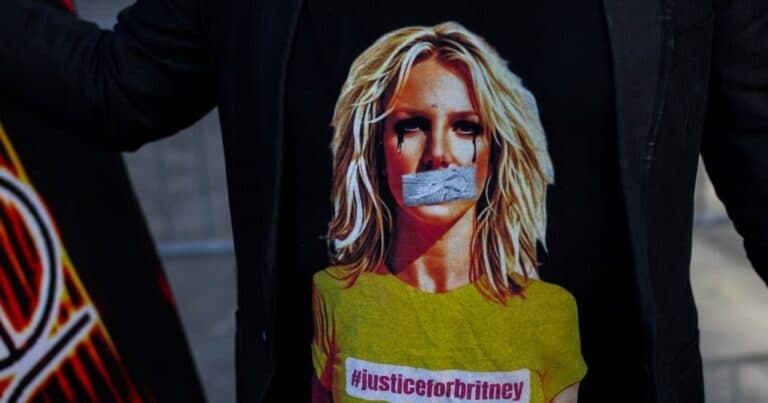 Μπρίτνεϊ Σπίαρς εισήχθη σε κέντρο απεξάρτησης μετά τη σύλληψη