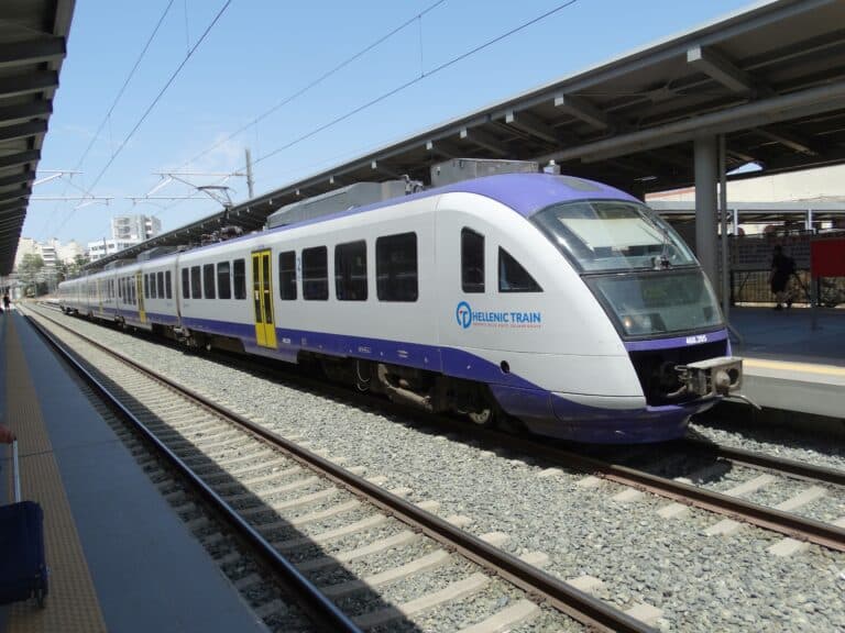 Αμαξοστοιχία Λάρισας-Θεσσαλονίκης ακινητοποιήθηκε μετά από πρόσκρουση με ζώο