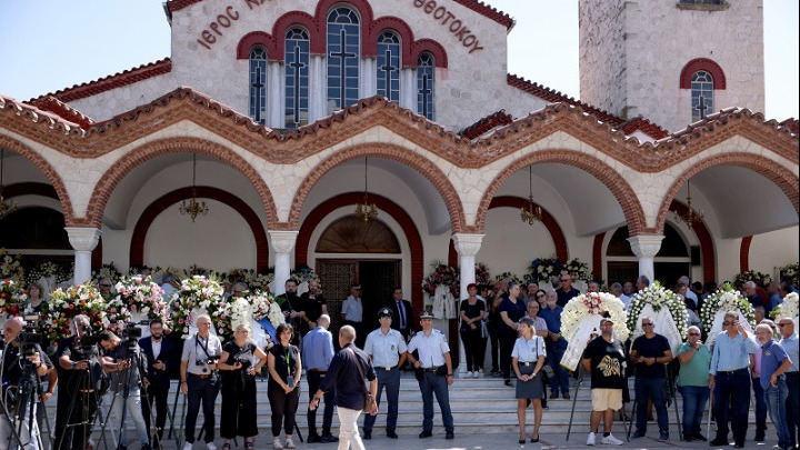 Αποχαιρετισμός στον Απόστολο Βεσυρόπουλο: Το τελευταίο "αντίο" σε έναν αγαπημένο πολιτικό