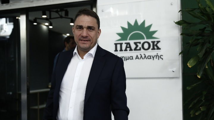 ΠΑΣΟΚ: "Η κυβέρνηση ανταλλάσσει την οικονομική αιμορραγία των πολιτών με ψίχουλα"