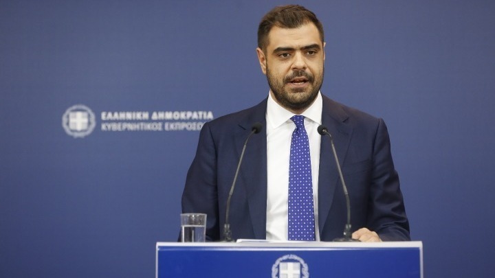 ΠΑΣΟΚ: Αντιπαράθεση με τον κυβερνητικό εκπρόσωπο