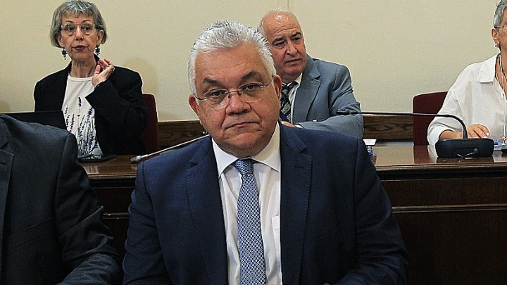 Επίθεση του ΠΑΣΟΚ σε Πρυτάνεις: Αντιπαράθεση στην Παιδεία