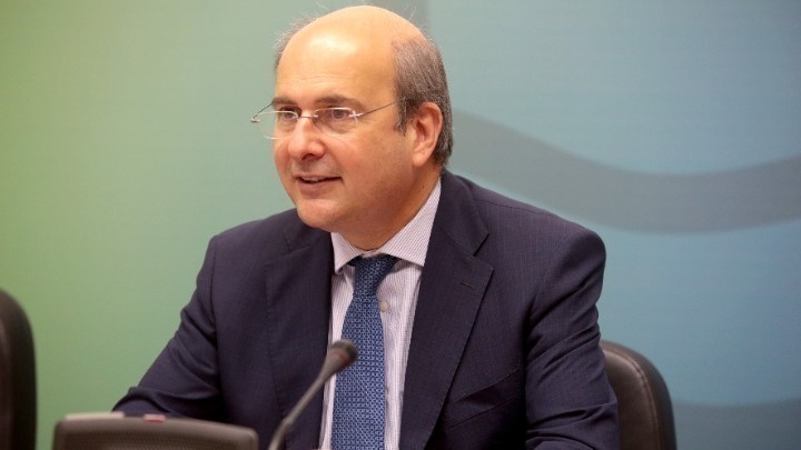 Παρεμβάσεις για την Μεσαία Τάξη: Οι Ανακοινώσεις του Κωστή Χατζηδάκη