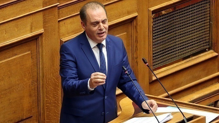 Επίθεση του Βελόπουλου στην κυβέρνηση κατά τη συζήτηση του ν/σ για τη μετανάστευση