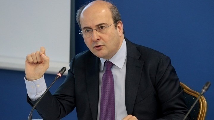 Μείωση φόρων: Η προσέγγιση της κυβέρνησης και η αντιπολίτευση