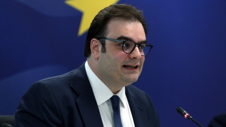 Φορολογική Μεταρρύθμιση: Η Κυβέρνηση Δίνει Έμφαση στο Δημογραφικό Πρόβλημα