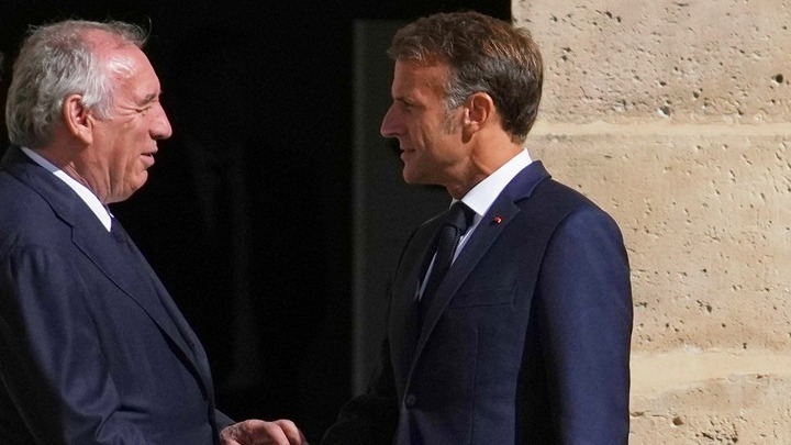 Παραίτηση Πρωθυπουργού στη Γαλλία: Ο Μπαϊρού υπέβαλε την παραίτησή του στον Μακρόν