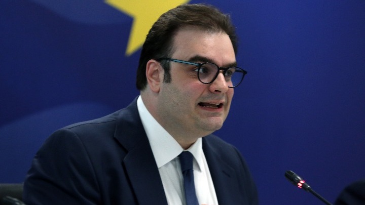 Μέτρα για τη μείωση των φόρων και τη στήριξη των νησιών