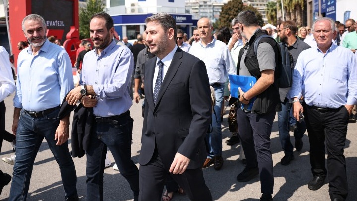 Ο Ανδρουλάκης ανακοινώνει το κυβερνητικό πρόγραμμα του ΠΑΣΟΚ