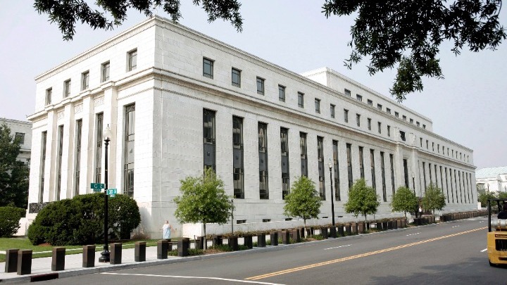 Η Fed μειώνει τα επιτόκια για πρώτη φορά φέτος