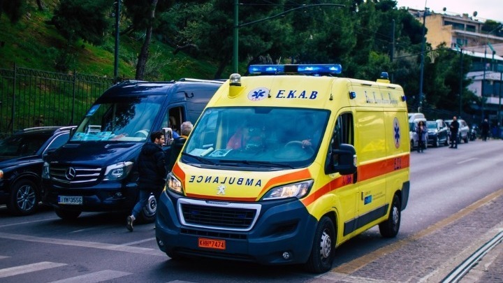 Τροχαίο δυστύχημα στη Βουλιαγμένη: 1 νεκρή και 3 τραυματίες