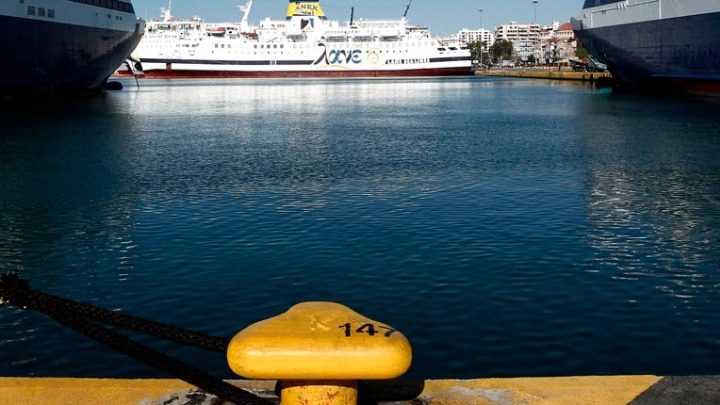 Κινητοποίηση ναυτεργατών στην ακτοπλοΐα μετά το θάνατο ναυτικού
