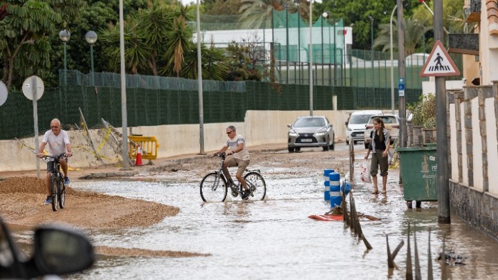 Κόκκινος συναγερμός στην Καταλονία λόγω ισχυρών βροχοπτώσεων