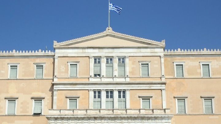 Συζήτηση στην Ολομέλεια για το νομοσχέδιο του υπουργείου Εργασίας και Κοινωνικής Ασφάλειας