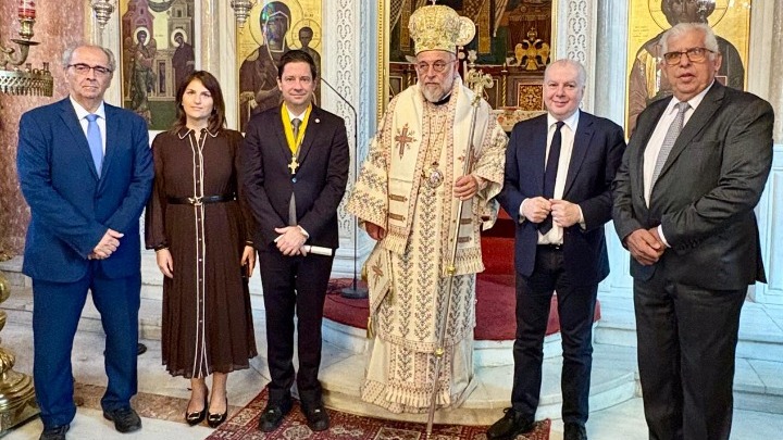 Τιμή για τον Πρύτανη του ΕΚΠΑ από τον Μητροπολίτη Ρόδου