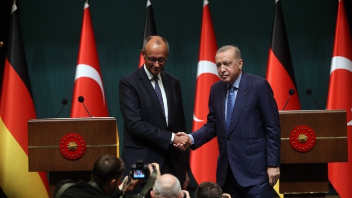 Κριτική και εντάσεις στη συνάντηση Μερτς - Ερντογάν