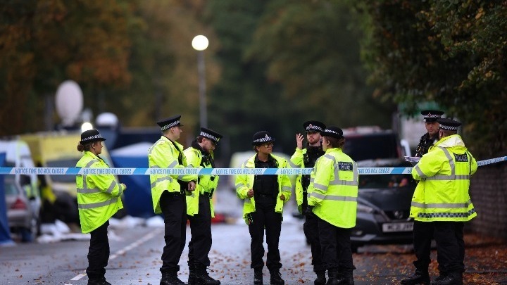 Επίθεση με μαχαίρι σε τρένο στο Κέιμπριτζ: Τραυματίες και συλλήψεις