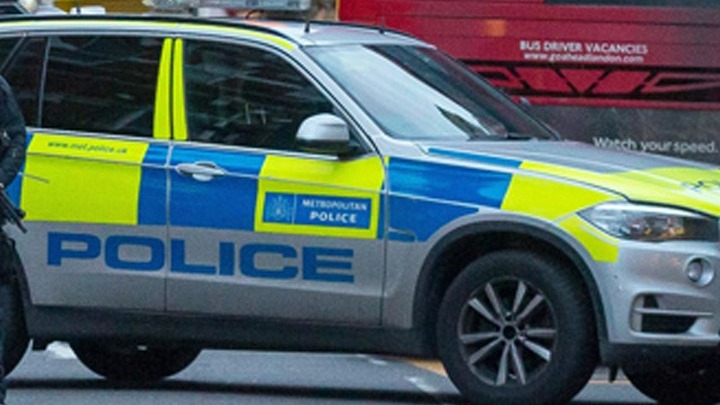 Επίθεση με μαχαίρι σε τρένο στην Αγγλία: Αναζητούνται τα κίνητρα