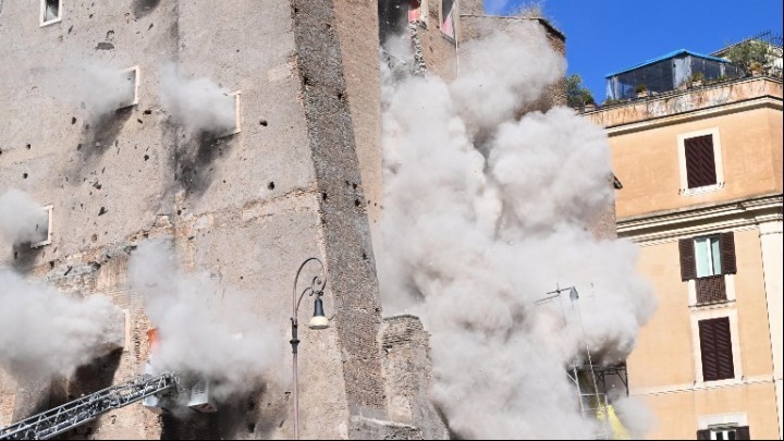 Κατάρρευση μεσαιωνικού πύργου στη Ρώμη: Εργάτης νεκρός
