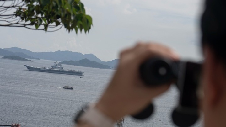 Η Κίνα ενεργοποιεί το τρίτο αεροπλανοφόρο της σε τελετή με τον πρόεδρο Σι Τζινπίνγκ