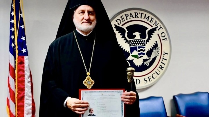 Αρχιεπίσκοπος Αμερικής Ελπιδοφόρος: Η Απονομή της Πολιτογράφησης και το Συγκινητικό Μήνυμά του