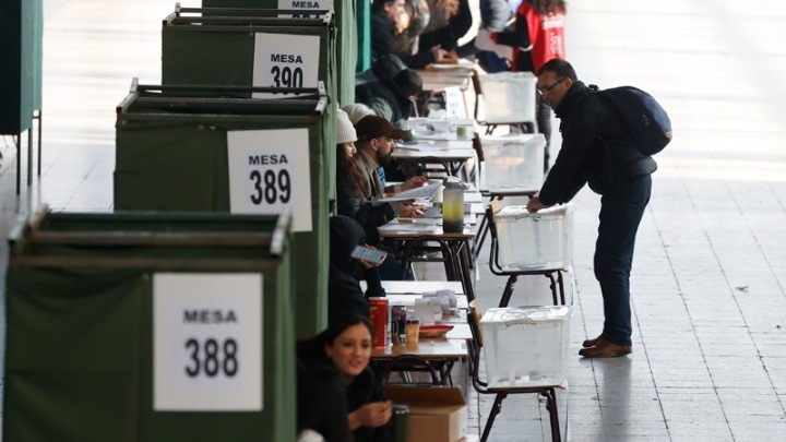 Εκλογές στη Χιλή: Έξι χρόνια μετά την εξέγερση, το εκκρεμές μετακινείται