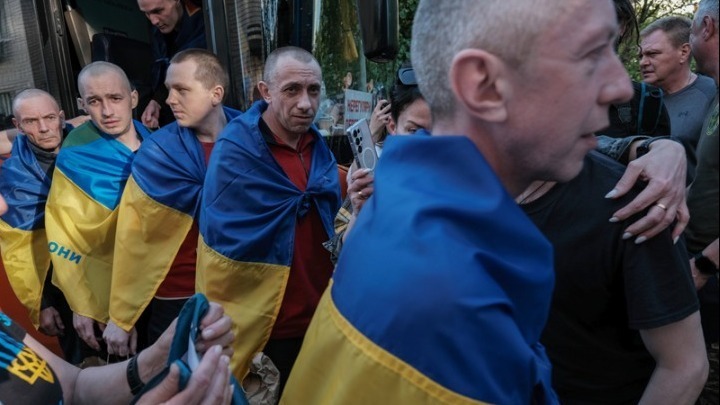 Επανέναρξη ανταλλαγών αιχμαλώτων πολέμου ανάμεσα σε Κίεβο και Μόσχα