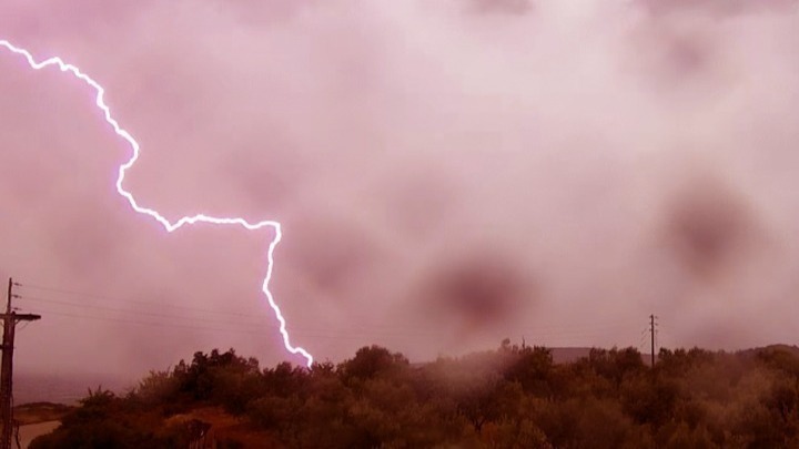 Έντονες καταιγίδες στους νομούς Ιωαννίνων και Θεσπρωτίας