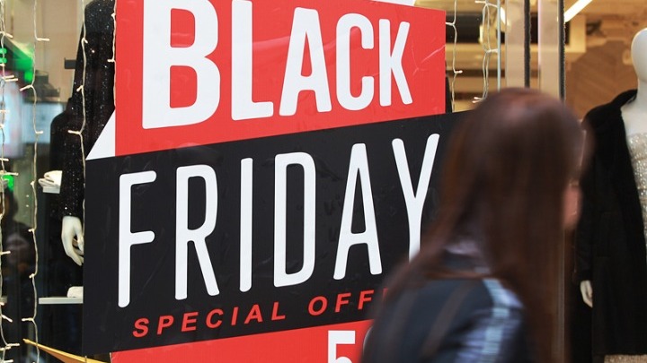 Η Εξέλιξη της Black Friday: Από τις Ουρές στον Ψηφιακό Κόσμο