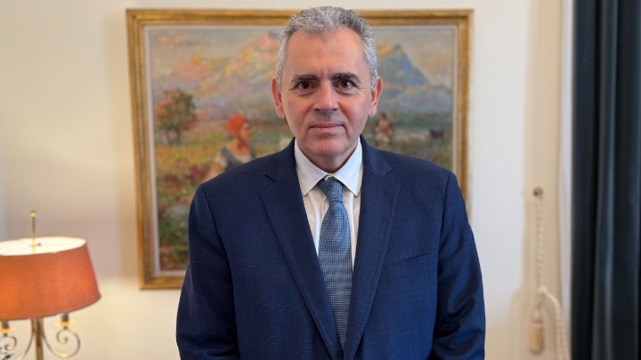 Σχολιασμός του βιβλίου του Αλέξη Τσίπρα από τον Μάξιμο Χαρακόπουλο