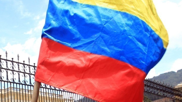 Ανώτατος αξιωματικός και επικεφαλής υπηρεσίας πληροφοριών της Κολομβίας αντιμέτωποι με διπλή έρευνα