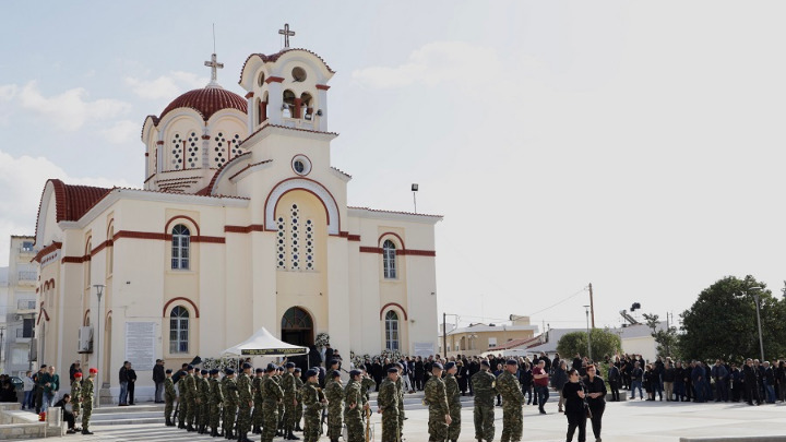 Συγκλονιστική Κηδεία για τον 19χρονο ΕΠΟΠ στρατιώτη από το Τυμπάκι