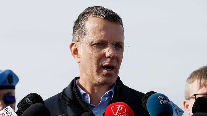 Παραίτηση υπουργού Άμυνας στη Ρουμανία λόγω ψεμάτων στο βιογραφικό