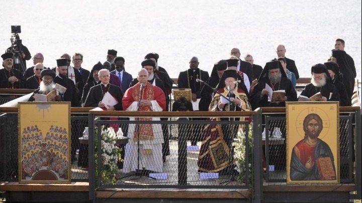 Οικουμενικό Πατριάρχης και Πάπας στα ερείπια της Αγίας Νεοφύτου