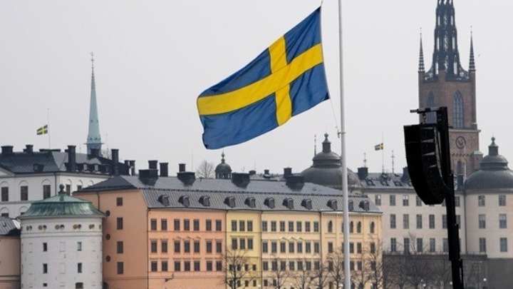 Σουηδία: Συμμετοχή του βασιλιά και της πριγκίπισσας σε γυμνάσια πολέμου