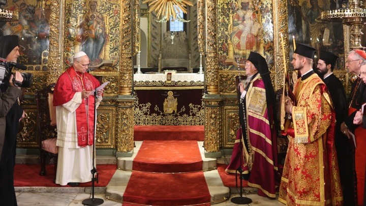 Ιστορική συνάντηση Πάπα Λέων ΙΔ' και Οικουμενικού Πατριάρχη Βαρθολομαίου