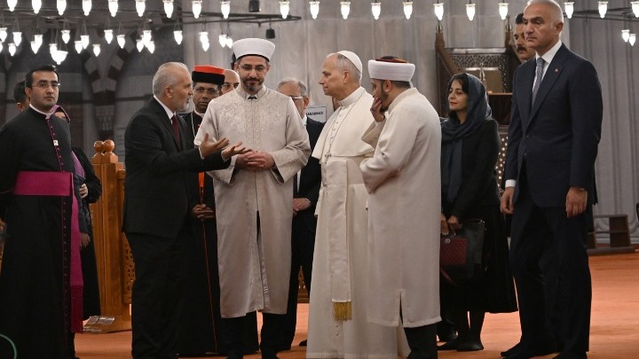 Επίσκεψη του Πάπα Λέων ΙΔ' σε τέμενος της Κωνσταντινούπολης και στο Οικουμενικό Πατριαρχείο