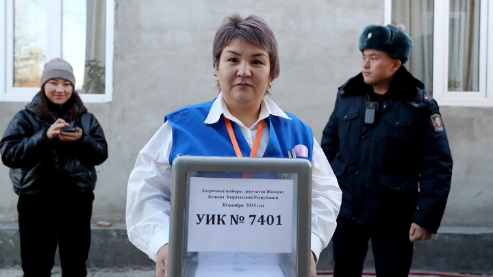 Πρόωρες εκλογές στο Κιργιστάν: Οδηγείται η χώρα προς αυταρχική κατεύθυνση