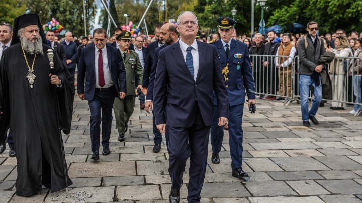 Η Ελληνική Κοινωνία και οι Σταθερές Αξίες