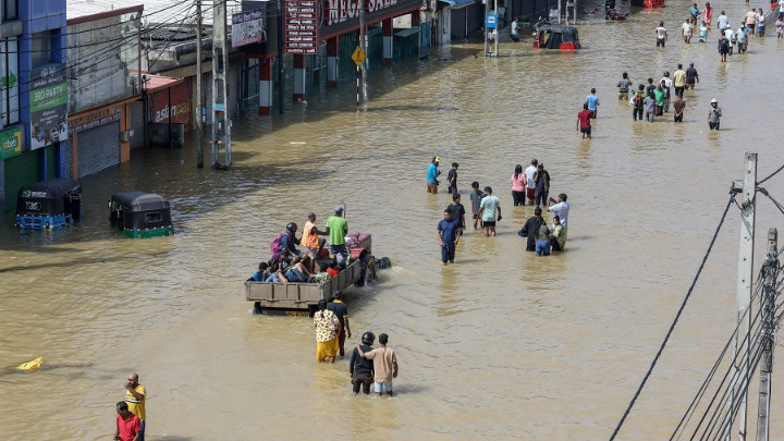 Στρατιωτική βοήθεια σε Σρι Λάνκα και Ινδονησία μετά τις καταστροφικές πλημμύρες