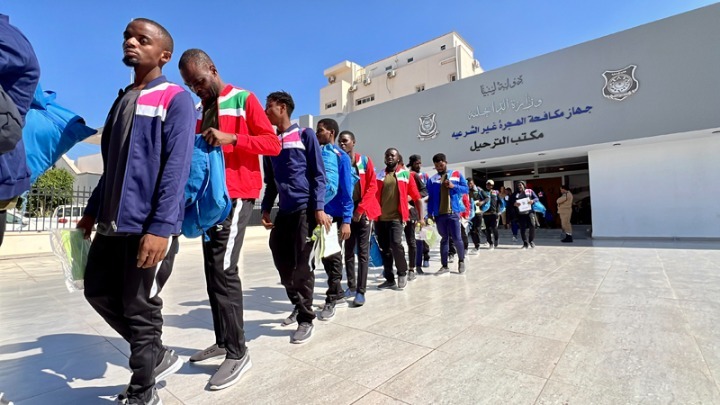 Επιταχύνονται οι επαναπατρισμοί παράτυπων μεταναστών στη Λιβύη