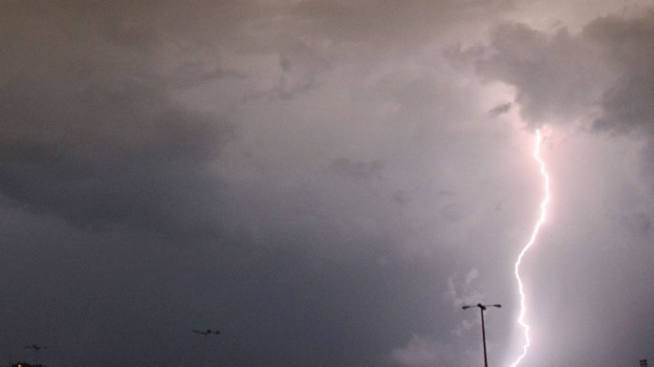 Έκτακτο Δελτίο Επικίνδυνων Φαινομένων: Ισχυρές Βροχές και Καταιγίδες σε Πολλές Περιοχές