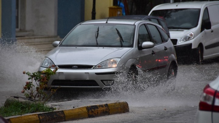 Έντονη κακοκαιρία "BYRON" πλήττει την Ελλάδα