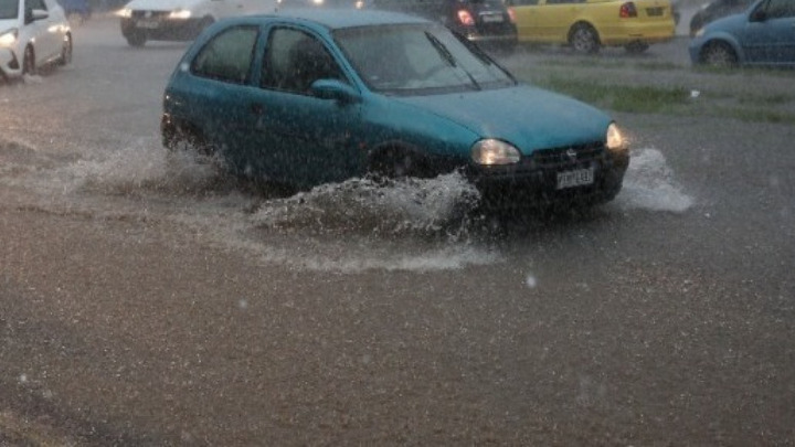 Έκτακτη διακοπή ύδρευσης στη Μάνδρα λόγω έκρηξης αγωγού