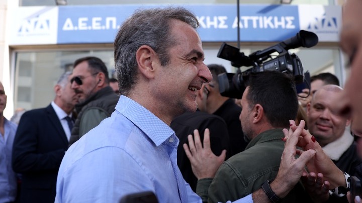 Ο Μητσοτάκης στο Μαρκόπουλο: Διάλογος με τους αγρότες και πολιτική εξέλιξη