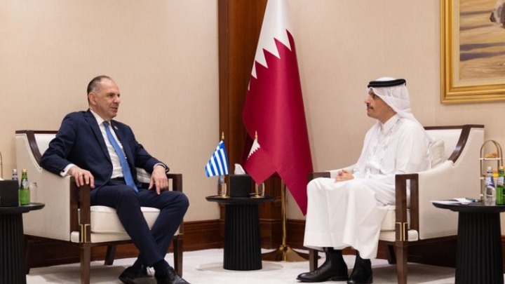 Συνάντηση Υπουργών Εξωτερικών στη Ντόχα: Συζήτηση για Διμερείς Σχέσεις και Περιφερειακές Εξελίξεις